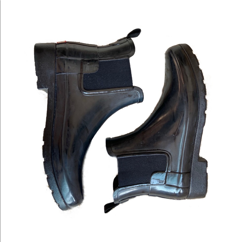 HUNTER size 7 black bootiess